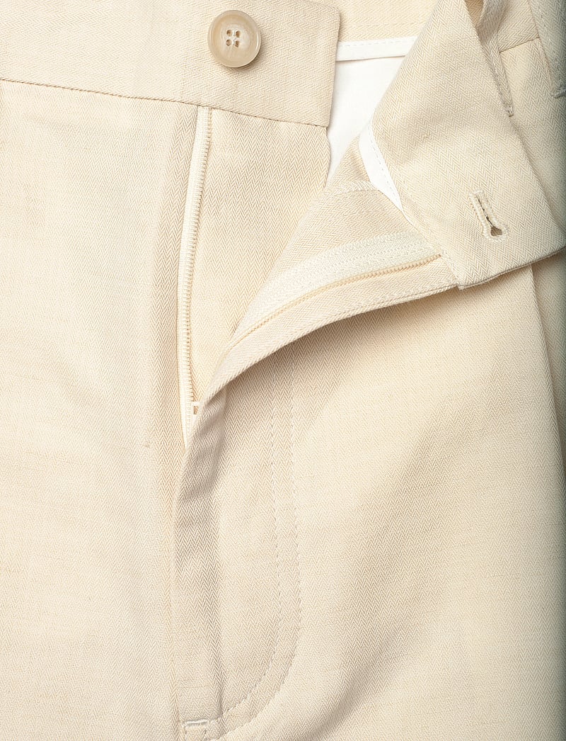 Filippa K - Relaxed Pleated Cotton Linen S - leinen-shorts - cream whit - 3