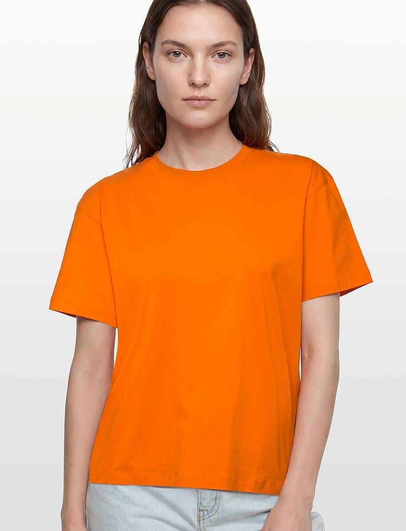 Filippa K - Loose Fit Tee - t-shirts & tops - bright orange - 3
