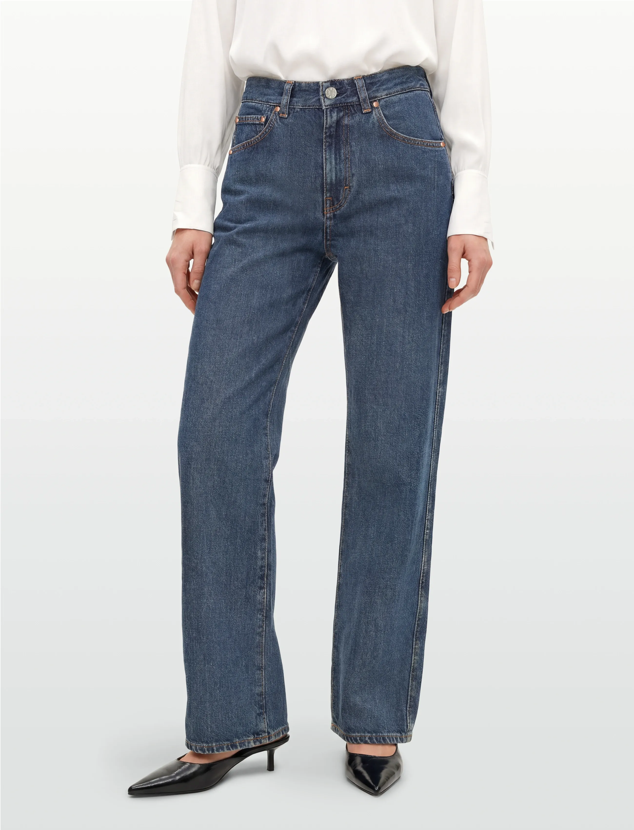 Filippa K - High Waisted Cropped Jeans - sirge säärega teksad - washed mid blue - 3