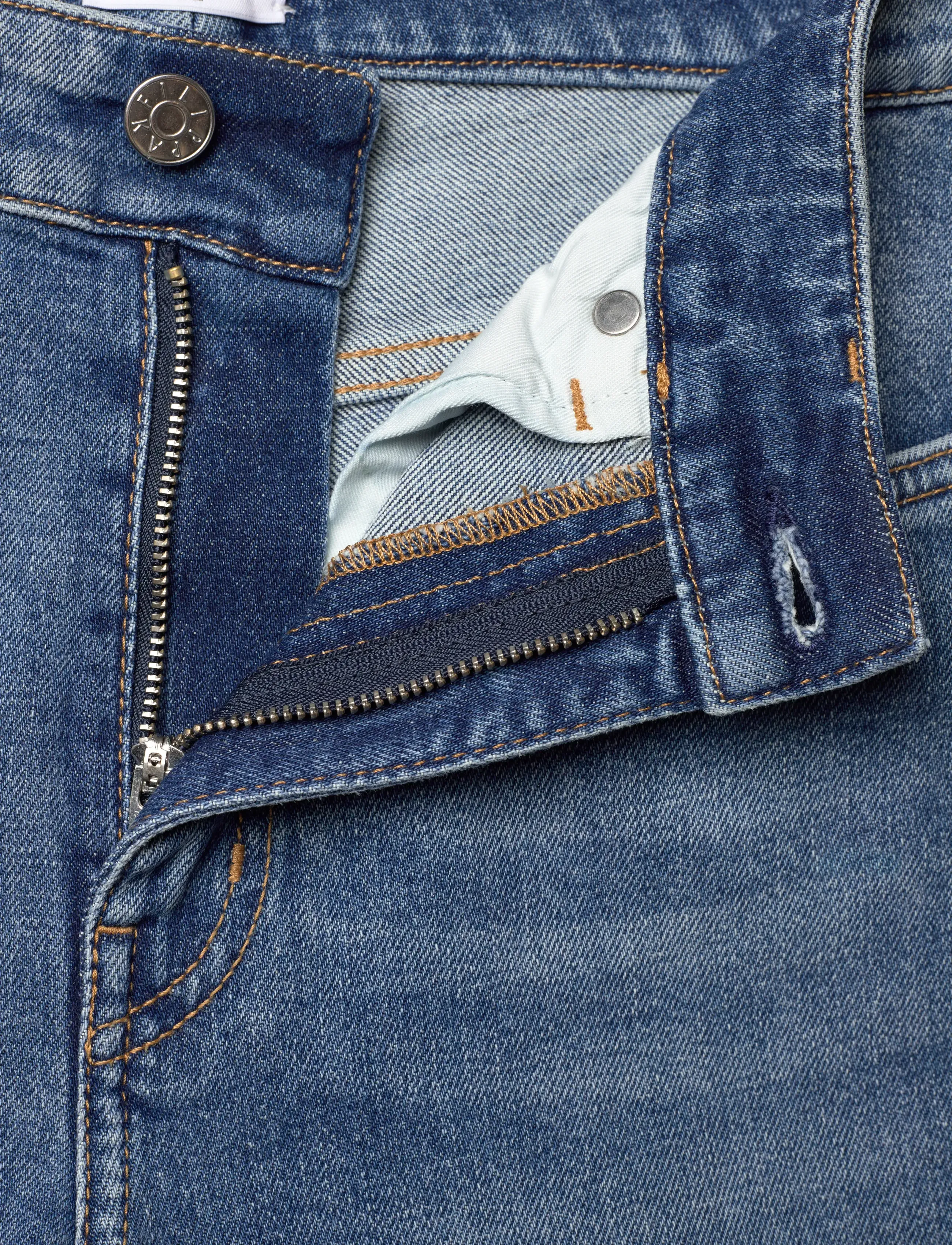 Filippa K - Stella Classic Jeans - washed mid blue - 3