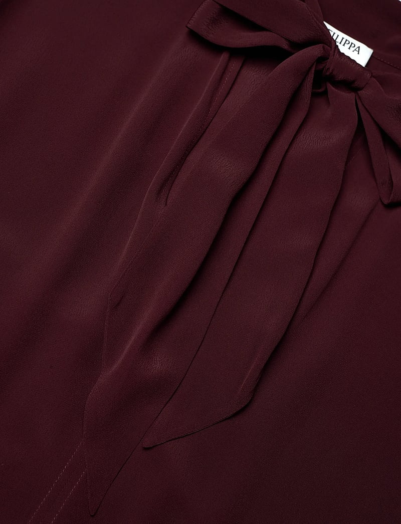 Filippa K - Long Tie-neck Dress - midi-kleider - dark burgundy - 3
