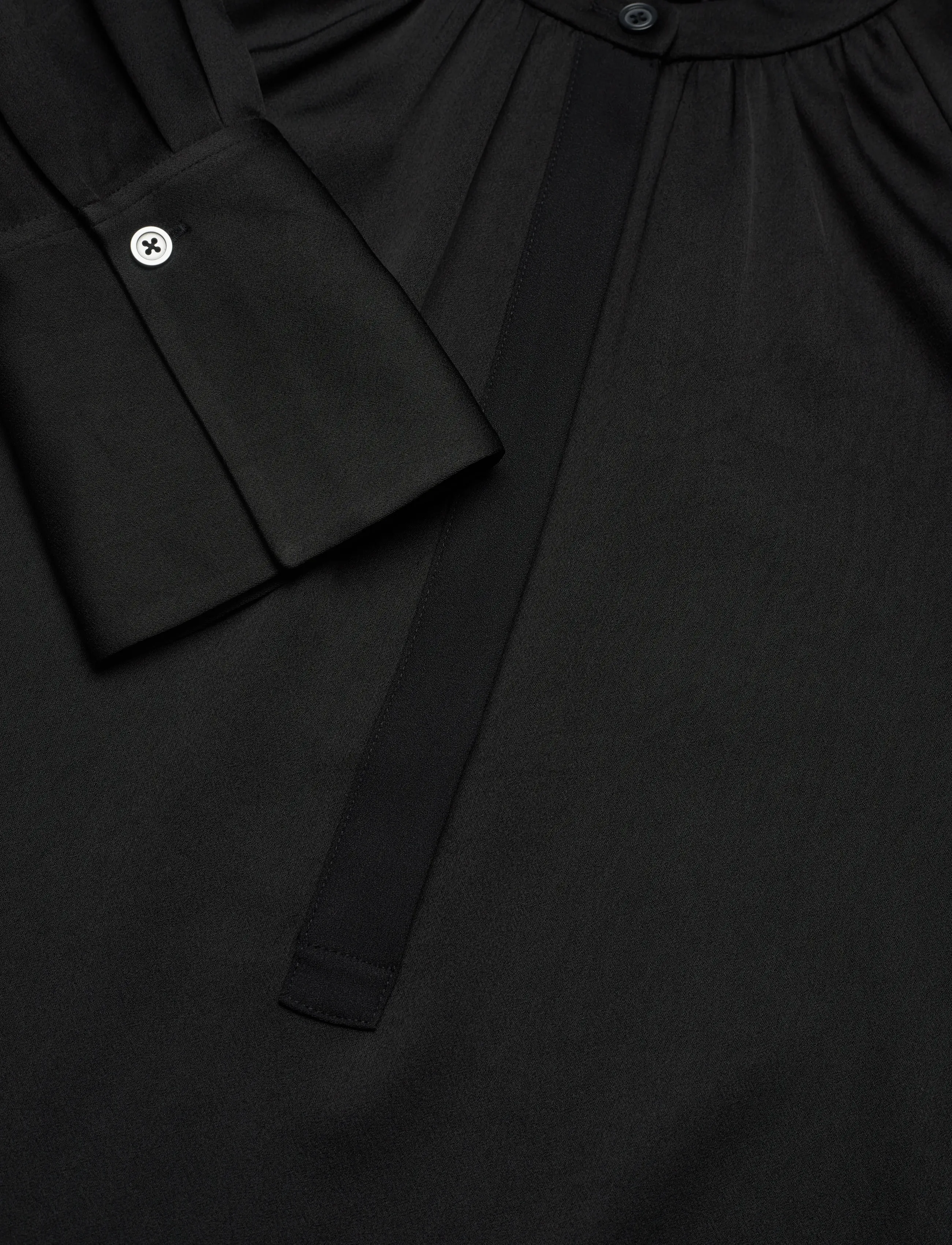 Filippa K - Gathered Raglan Blouse - långärmade blusar - black - 2