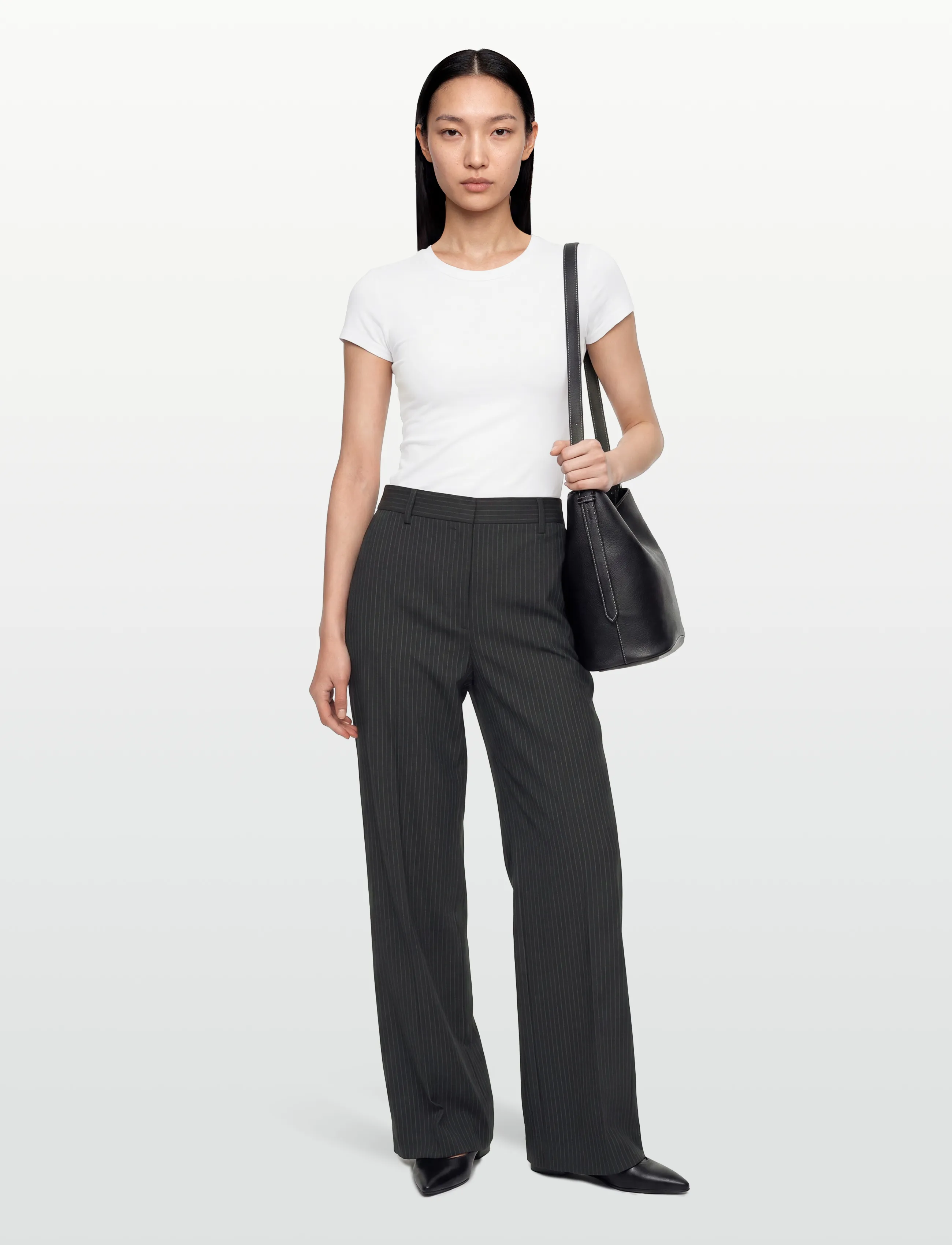 Filippa K Harlow Pinstripe Trousers - Bikses ar taisnām starām - BLACK PINSTRIPE / black