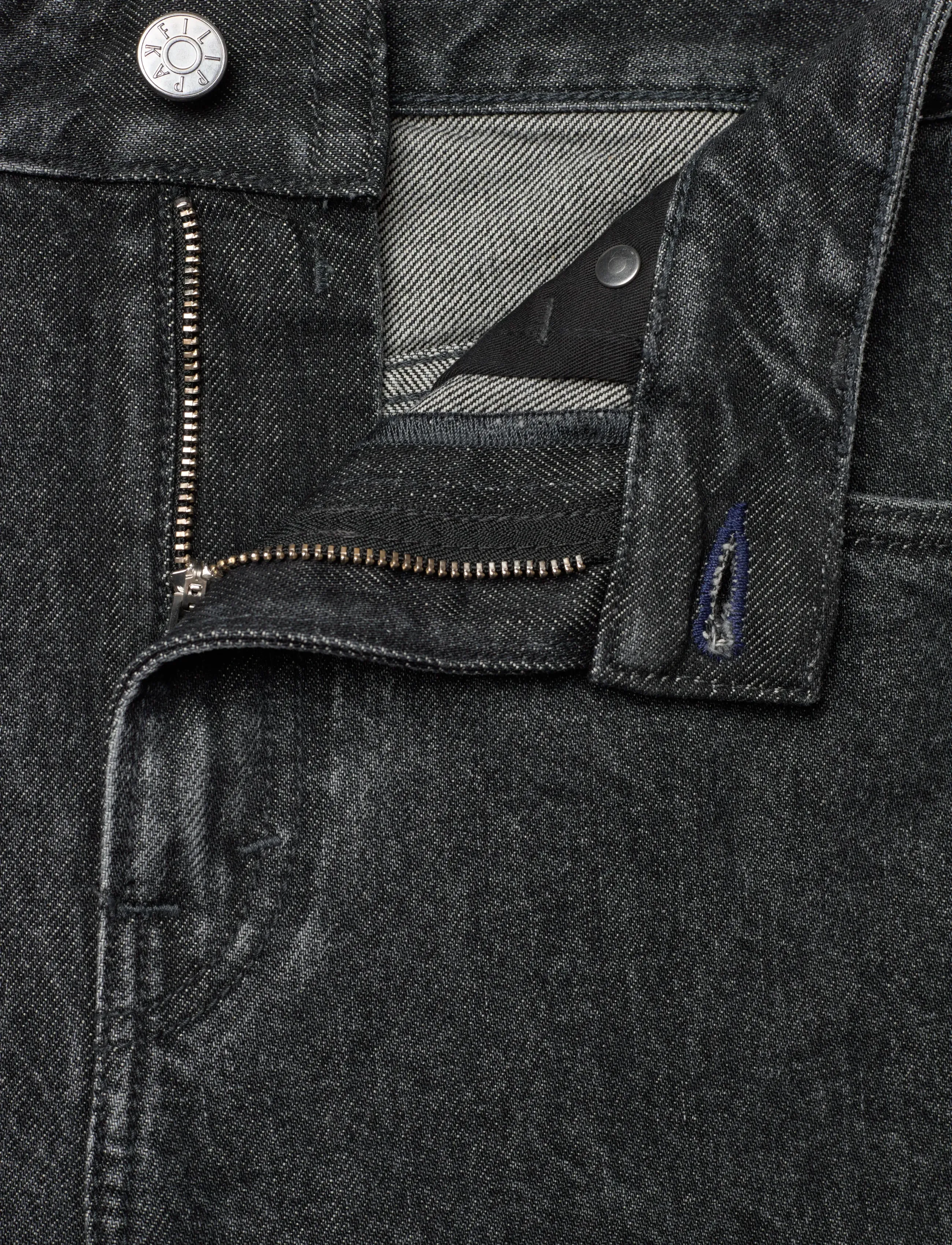 Filippa K - High Waisted Cropped Jeans - sirge säärega teksad - washed black - 3
