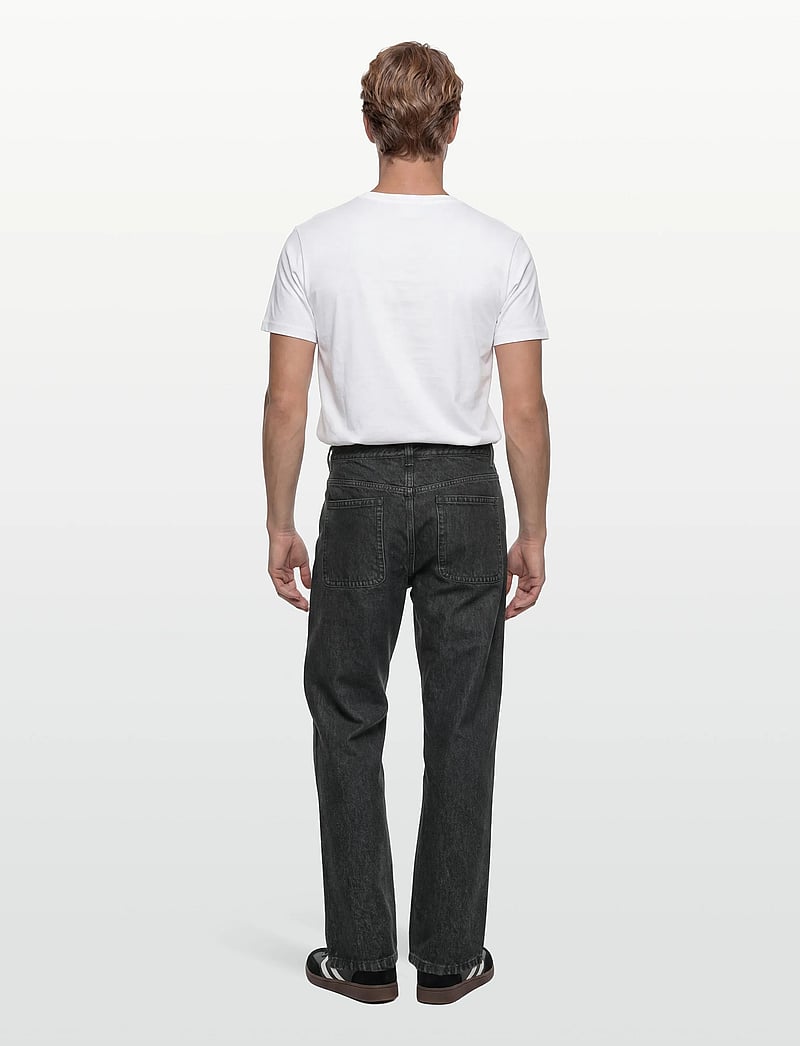 Filippa K - Denim Work Jeans - regular piegriezuma džinsa bikses - washed black - 4