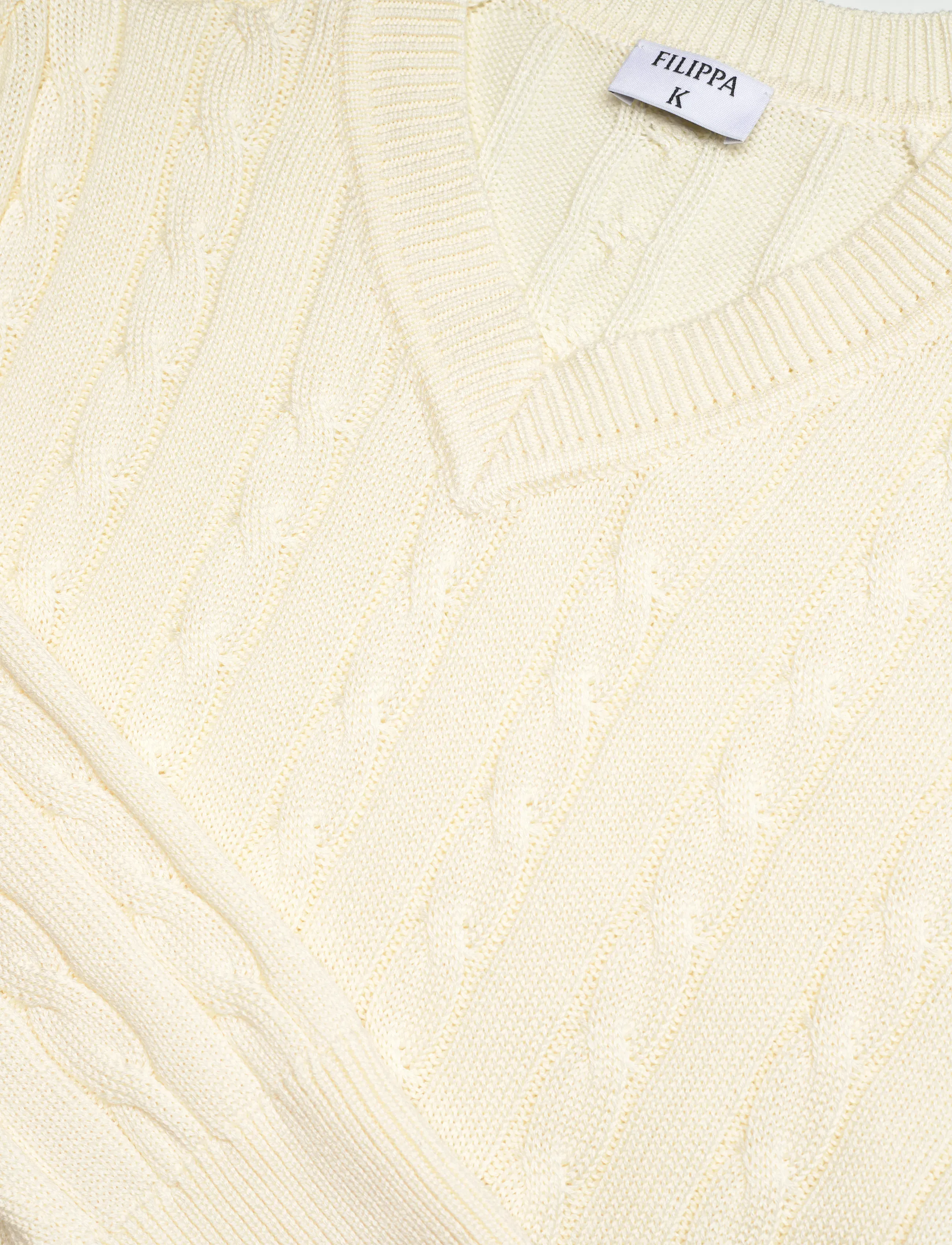 Filippa K - Braided Cotton V-Neck Sweater - knitted v-necks - calico white - 5