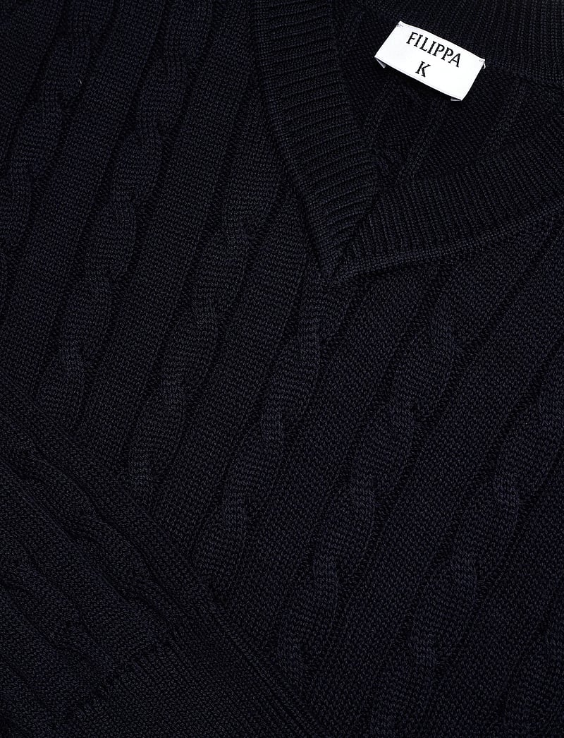 Filippa K - Braided Cotton V-Neck Sweater - v-ausschnitt - navy - 2