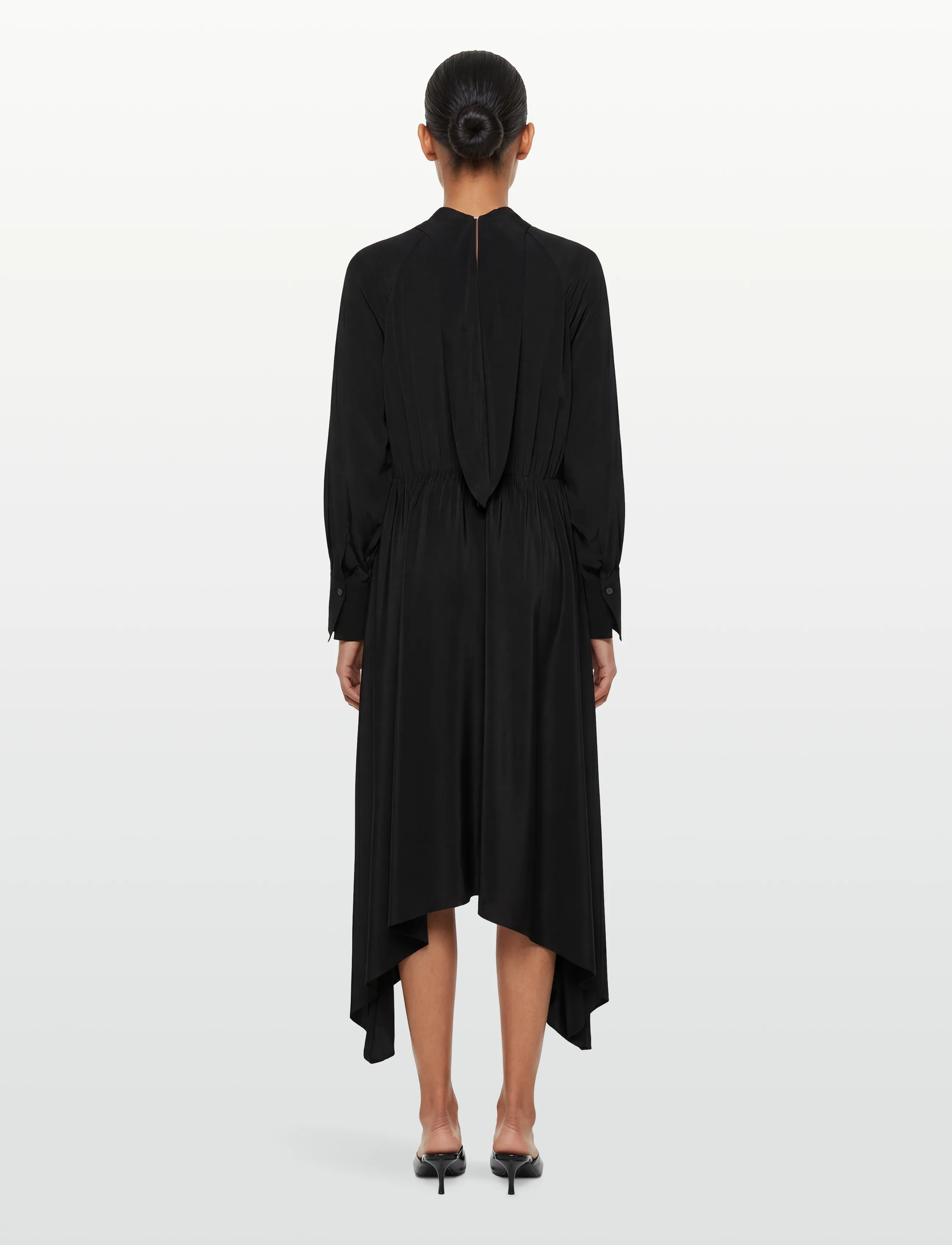 Filippa K - Tie Neck Scarf Dress - midi kjoler - black - 4