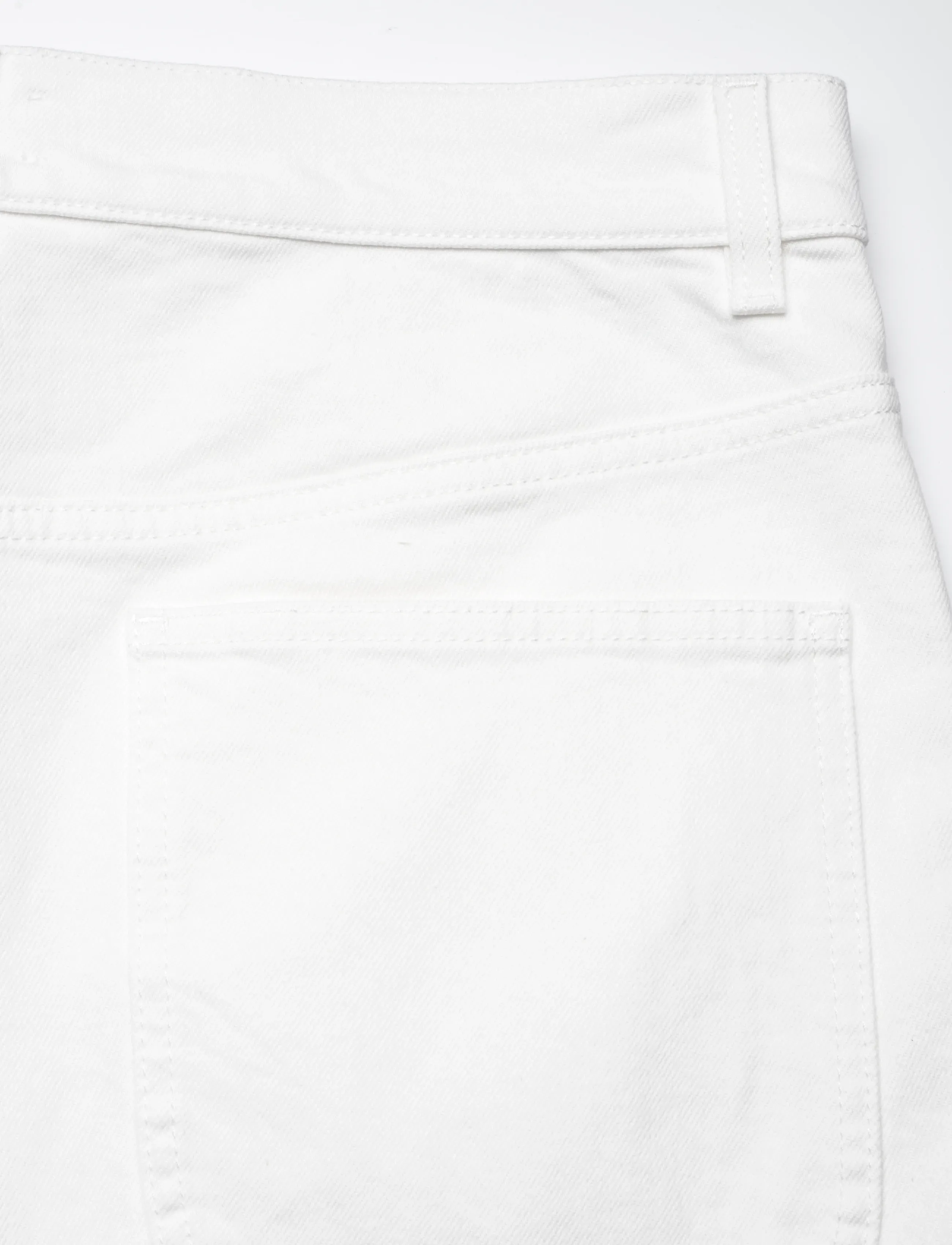 Filippa K - Relaxed Work Shorts - lühikesed vabaajapüksid - white - 4