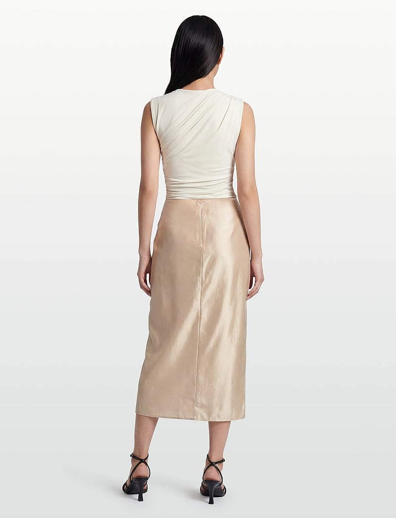 Filippa K - Slip Skirt - midi-röcke - pearl beige - 4