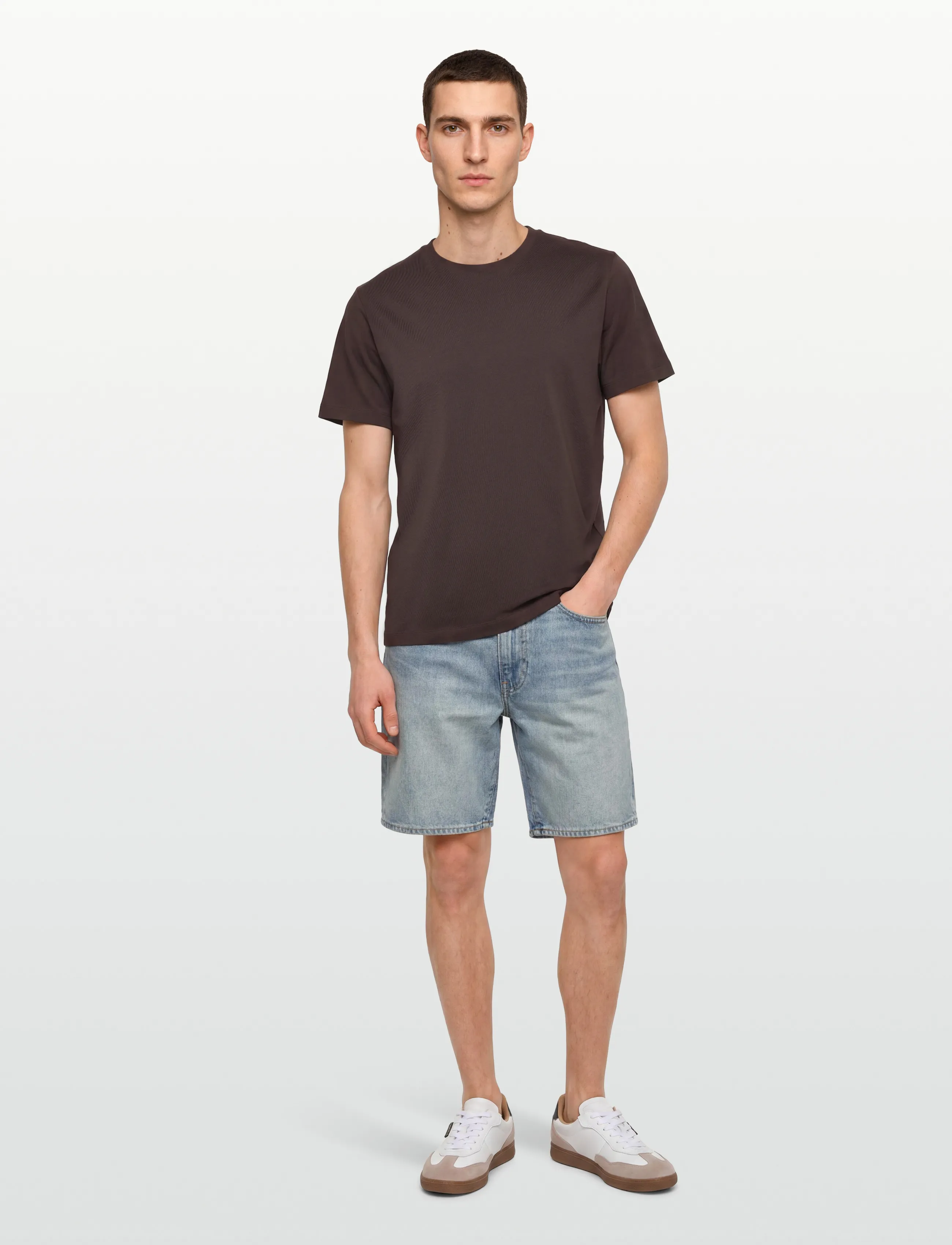 Filippa K Filip Tee - Lühikeste varrukatega T-särgid - DARK CHOCOLATE / brown