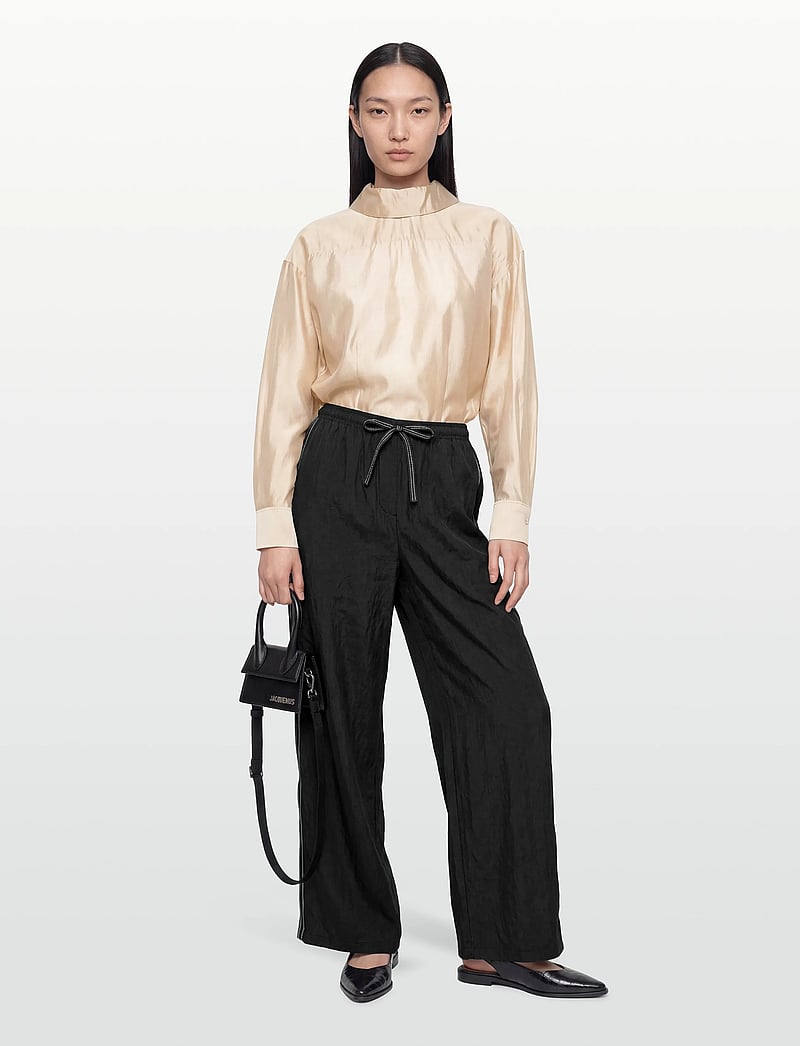 Filippa K - Fold Collar Blouse - langärmlige blusen - pearl beige - 0