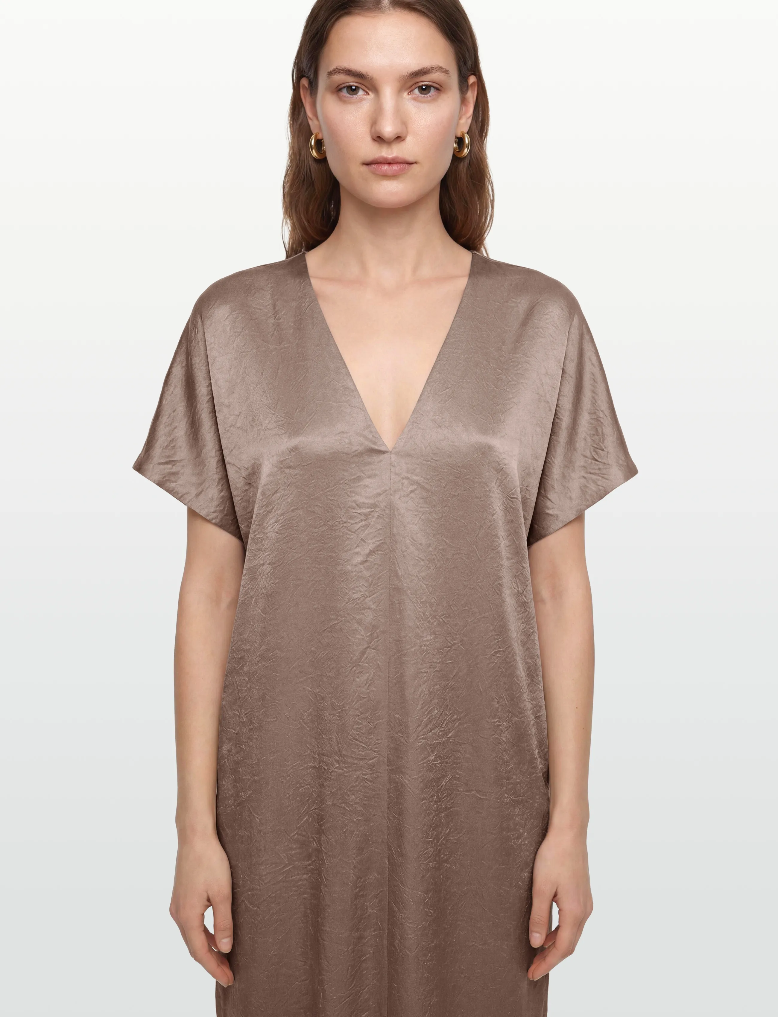 Filippa K - V-Neck Crinkle Kaftan - maxi dresses - dark taupe - 3