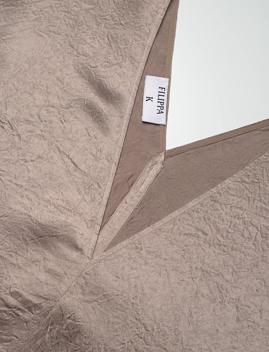 Filippa K - V-Neck Crinkle Kaftan - maxi dresses - dark taupe - 5