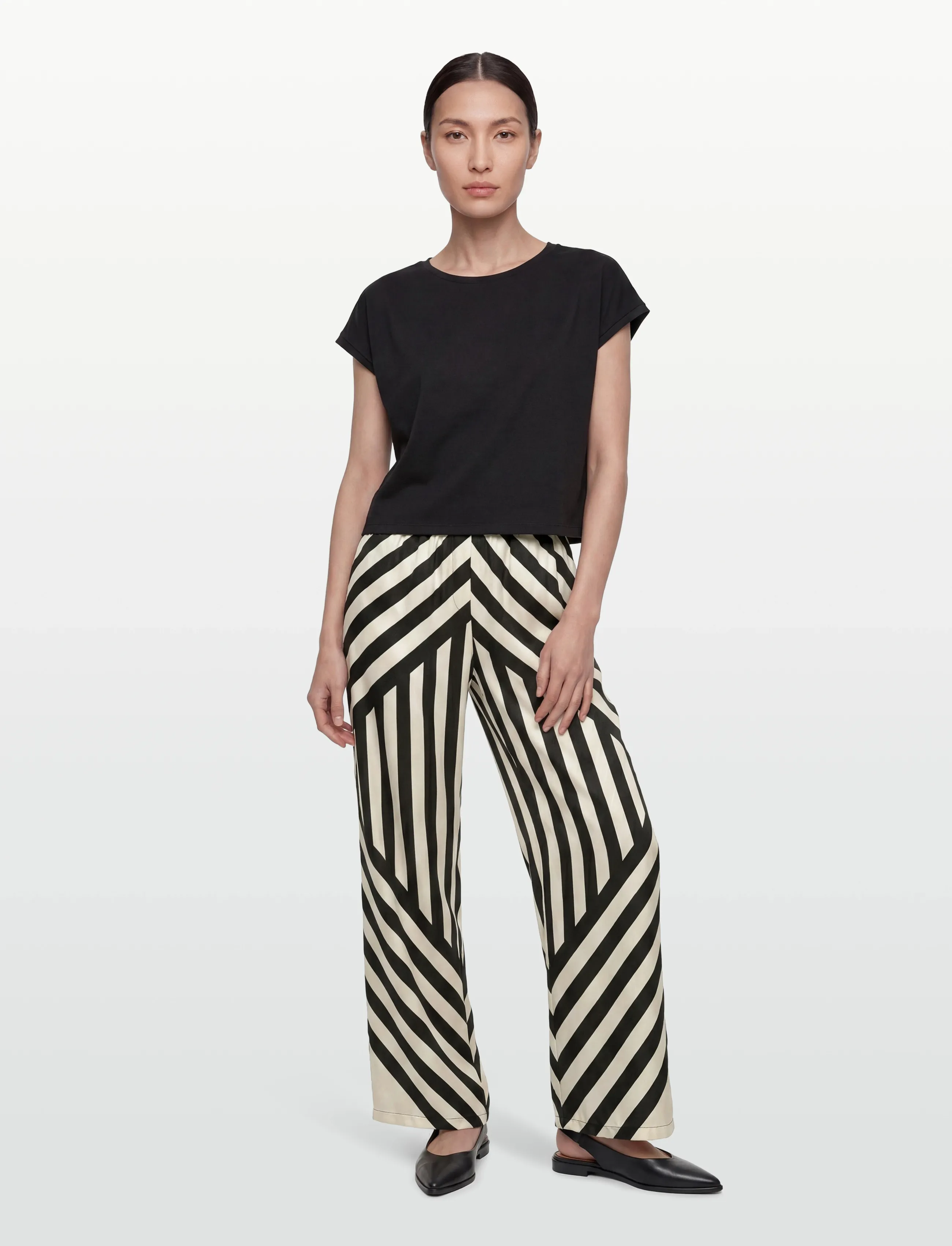 Filippa K Eve Relaxed Print Trousers - Bukser - BLACK / multi