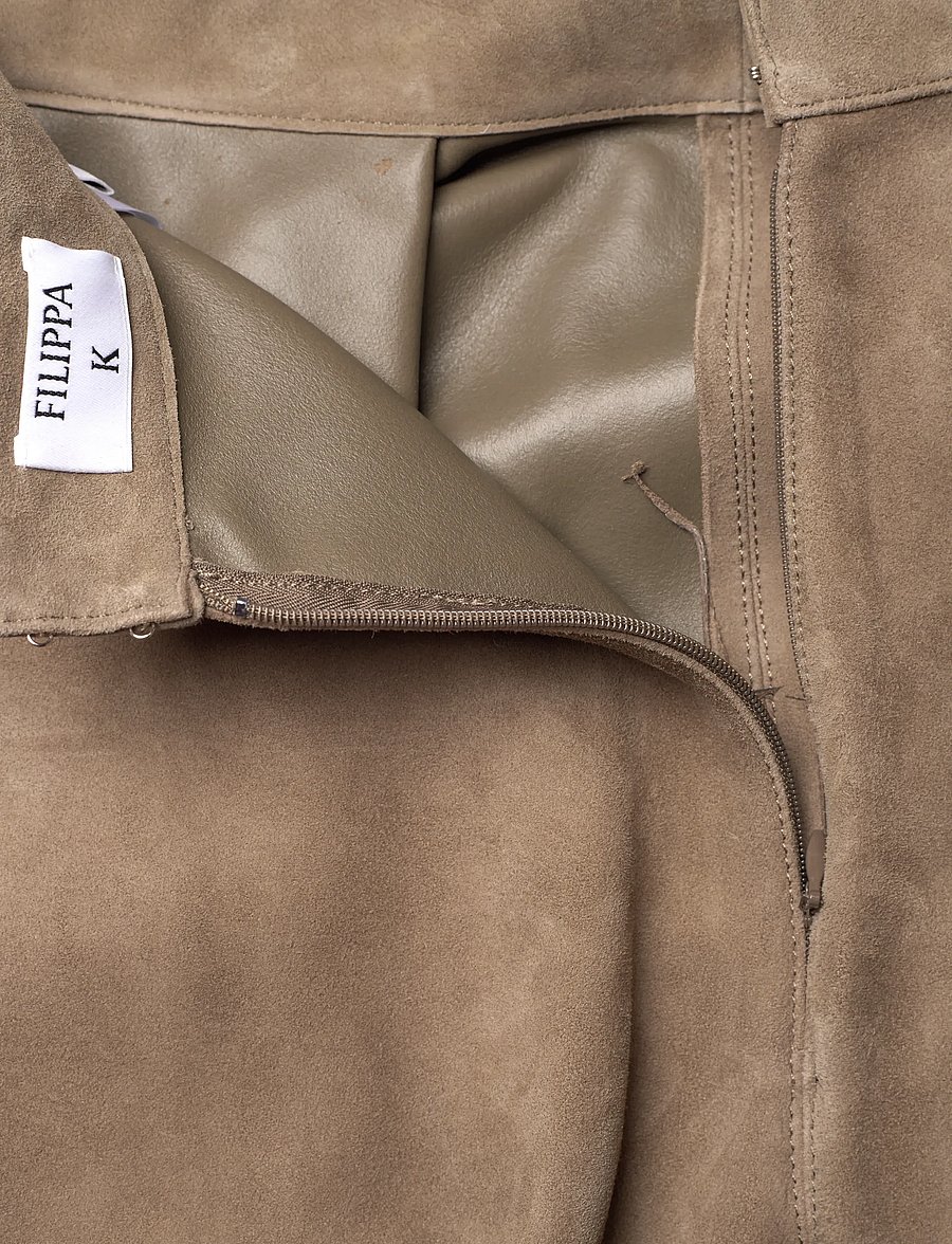 Filippa K - Suede Flared Skirt - midi - olive green - 5