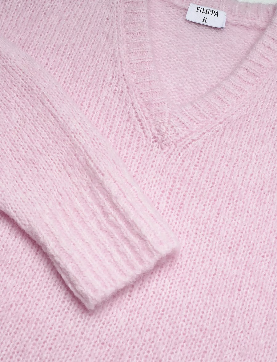 Filippa K - Hairy Alpaca V-Neck Sweater - pullover - light pink - 2
