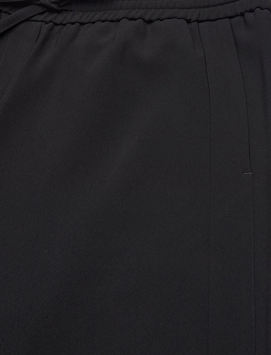 Filippa K - Teo Drapey Trousers - laia säärega püksid - black - 3