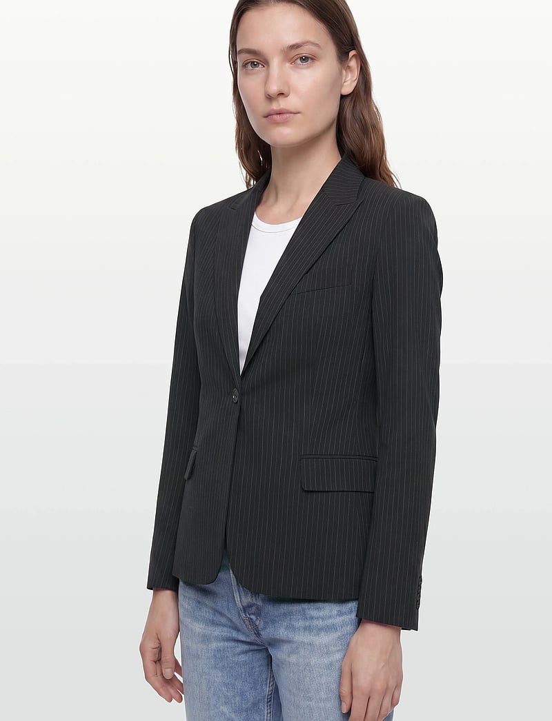 Filippa K - Sasha Pinstripe Blazer - einreihige blazer - black - 3
