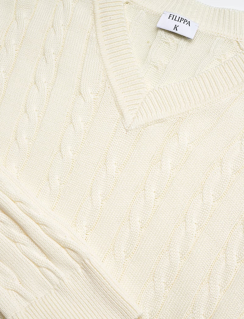 Filippa K - Braided Cotton V-Neck Sweater - tröjor - calico white - 2