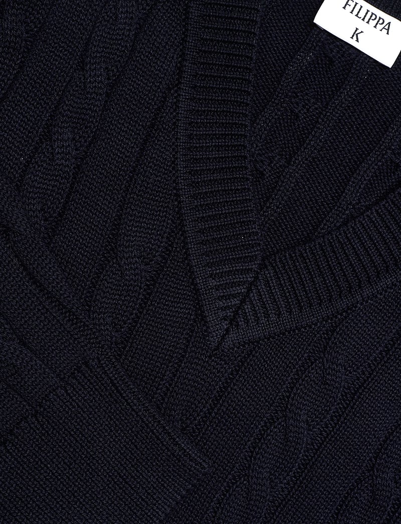 Filippa K - Braided Cotton V-Neck Sweater - pullover - navy - 5