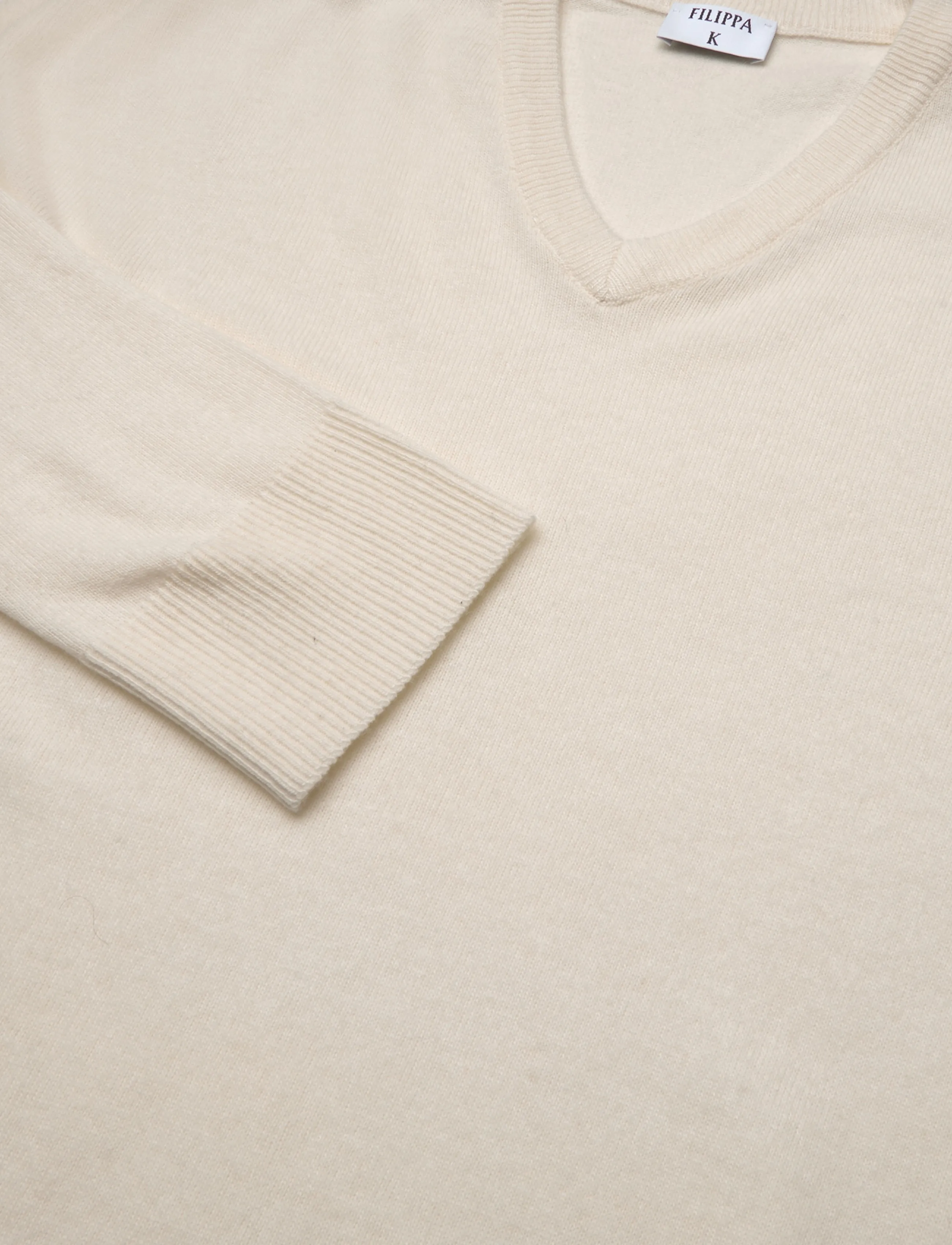 Filippa K - Soft Wool V-Neck Sweater - pullover - off-white - 2