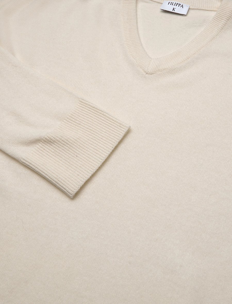 Filippa K - Soft Wool V-Neck Sweater - pullover - off-white - 2