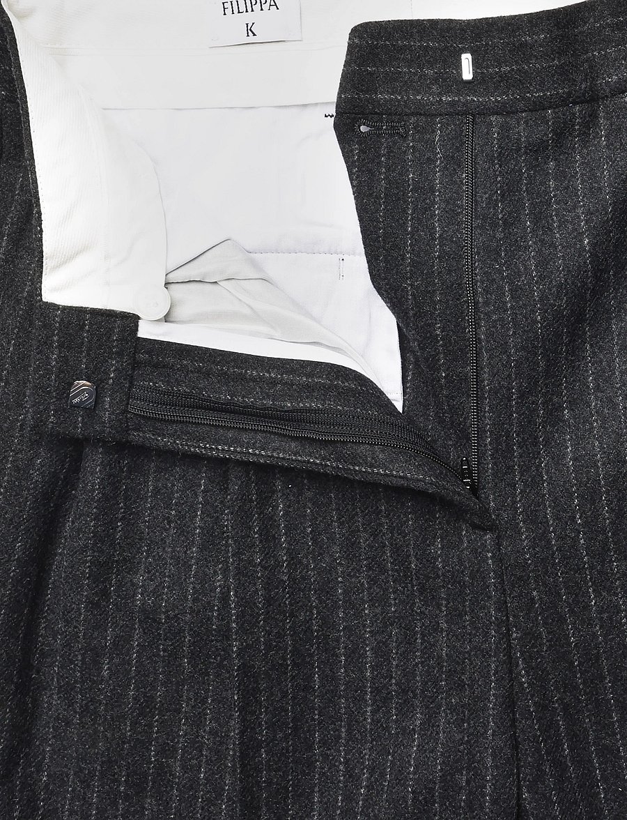 Filippa K - Darcey Flannel Pinstripe Trous - pidulikud püksid - anthracite pinstripe - 3