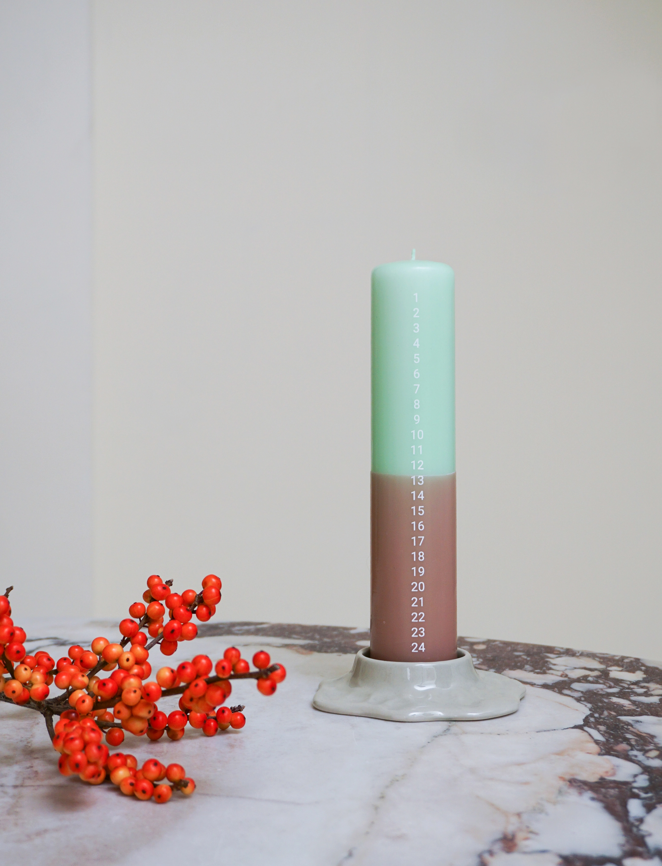 Finders Keepers Mauna Candle Holder, One Size, Grey, Lysestager & Lanterner > Fyrfadsstager, Unisex