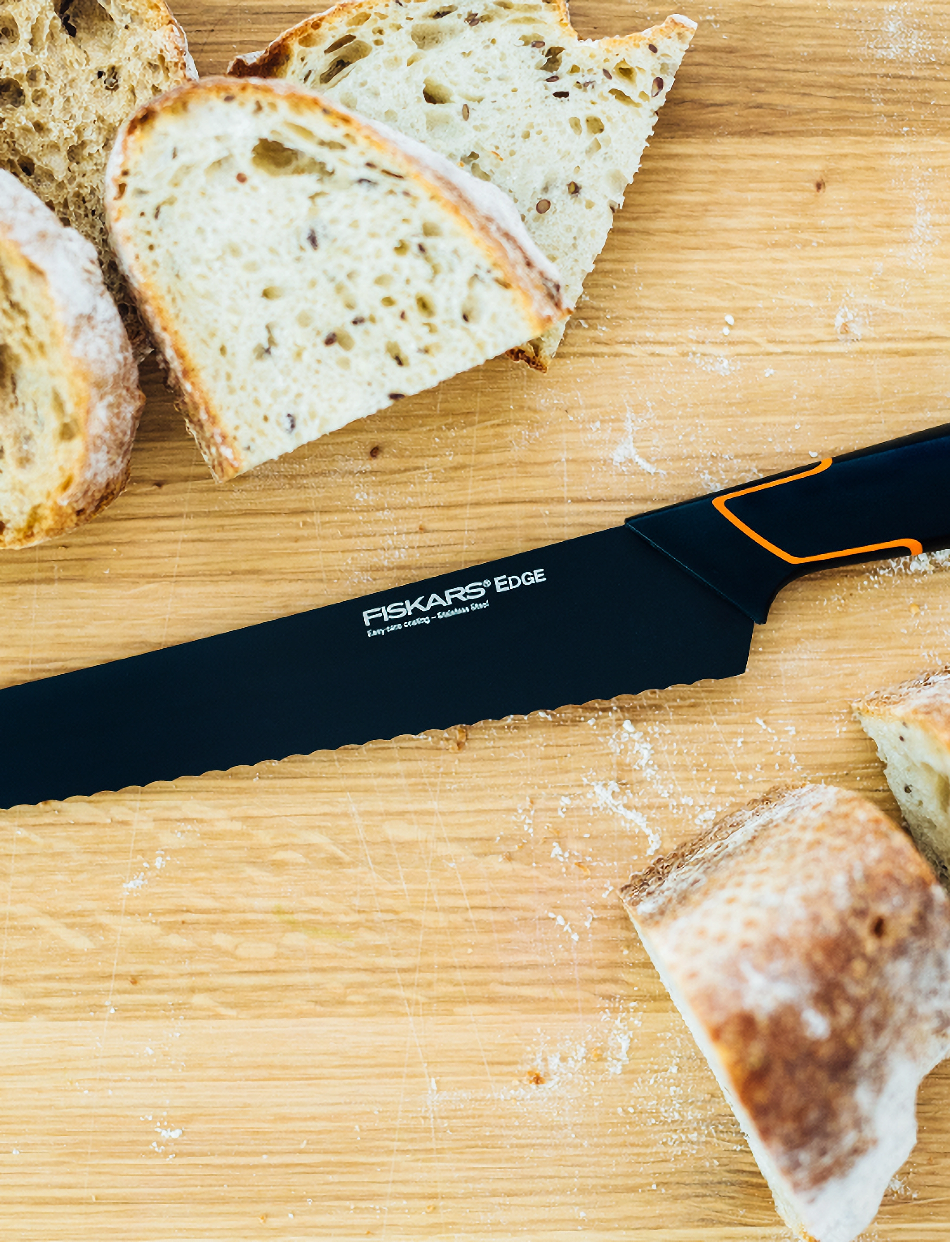 Fiskars - Edge Bread Knife 23 cm - madalaimad hinnad - black - 4