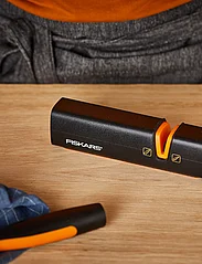 Fiskars - Edge Roll-Sharp Knivlip 16.5 cm - black - 8