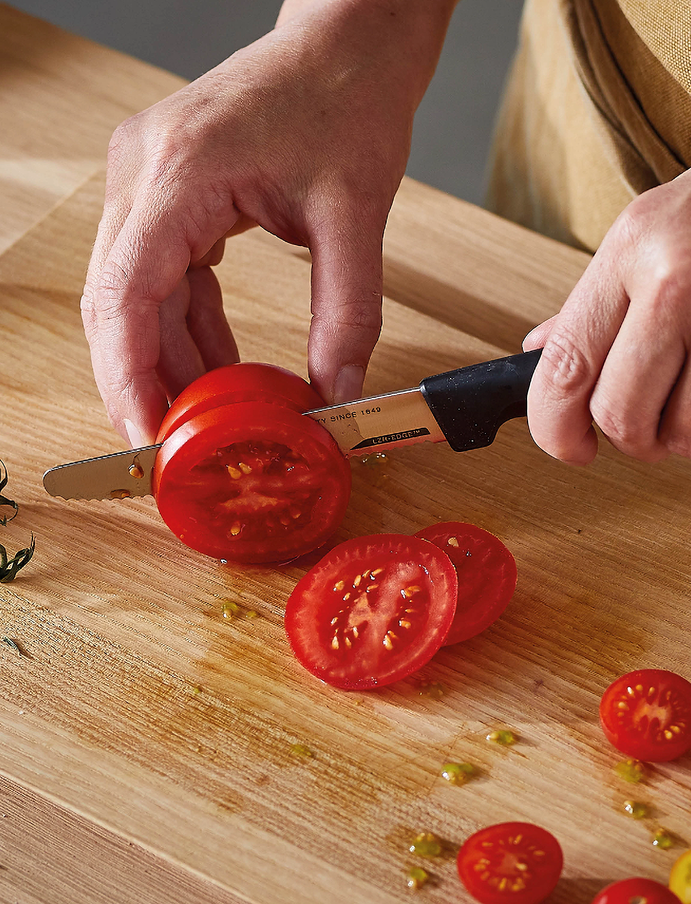 Fiskars Hard Edge Tomatkniv 11 Cm, L:11 cm, Knives & Accessories, Schwarz - Vegetable Knives, Homeware