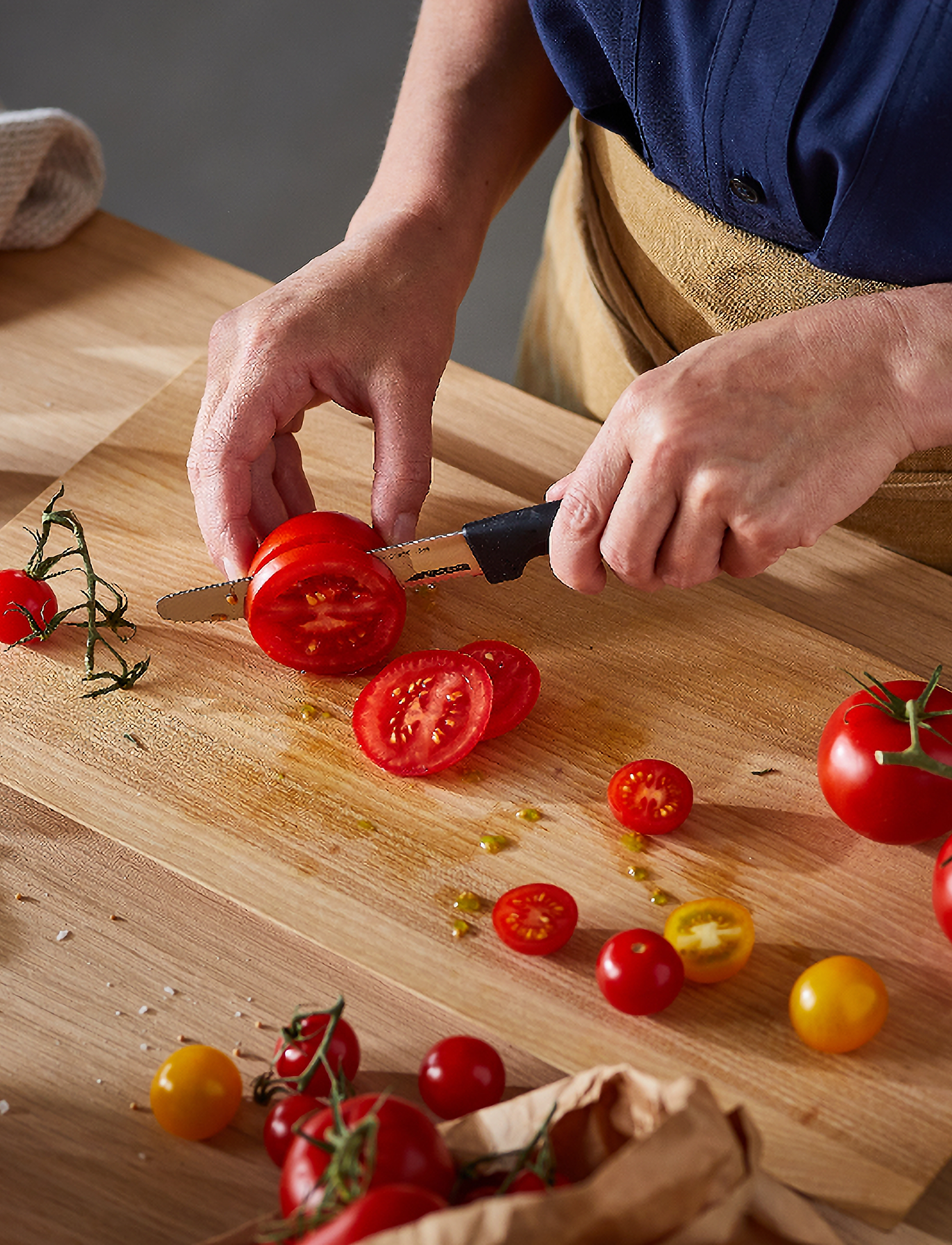 Fiskars - Hard Edge Tomato Knife 11 cm - lowest prices - black - 5