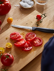Fiskars - Hard Edge Tomato Knife 11 cm - zemākās cenas - black - 6