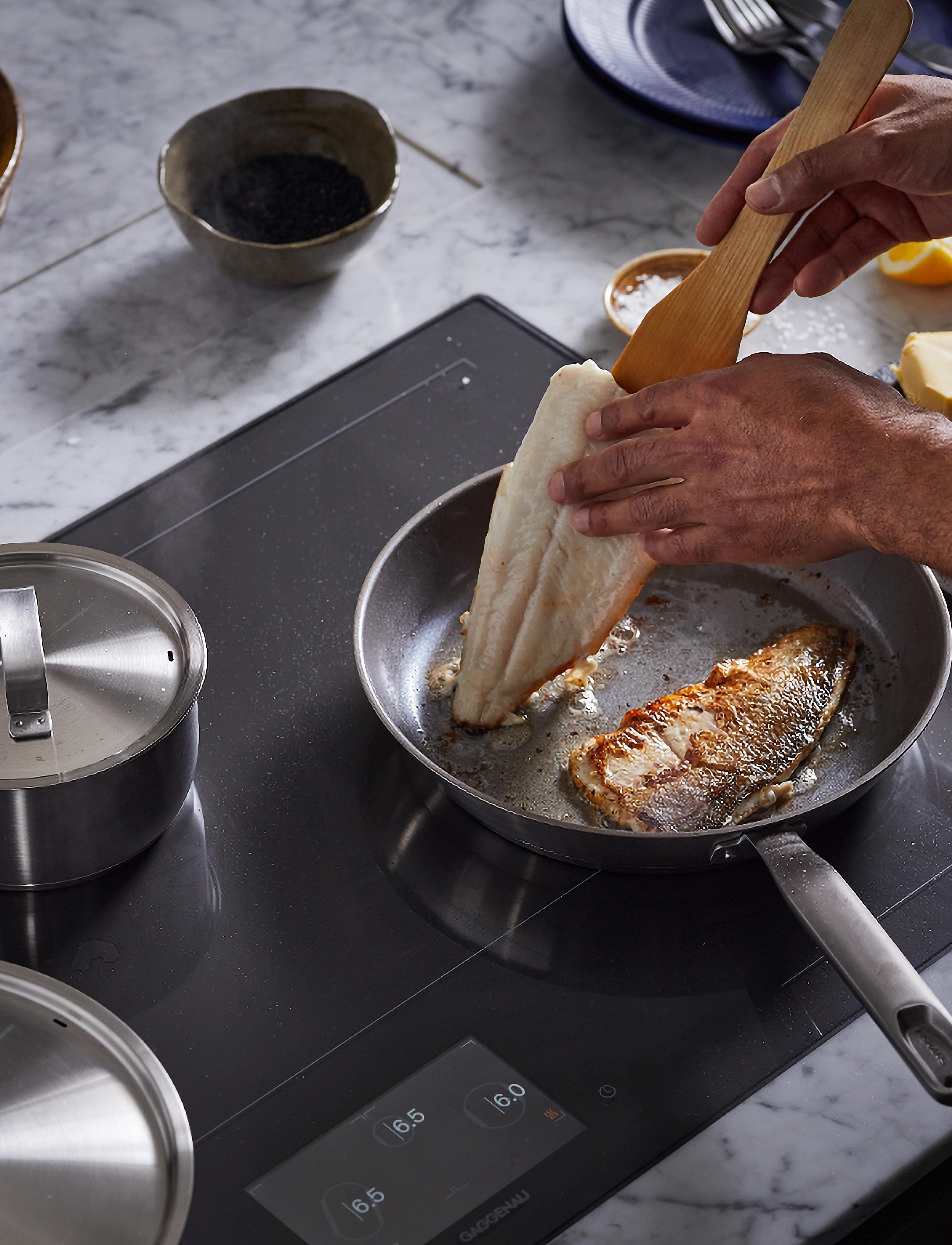 Fiskars - All steel frying pan 28 cm - stegepander - steel - 5
