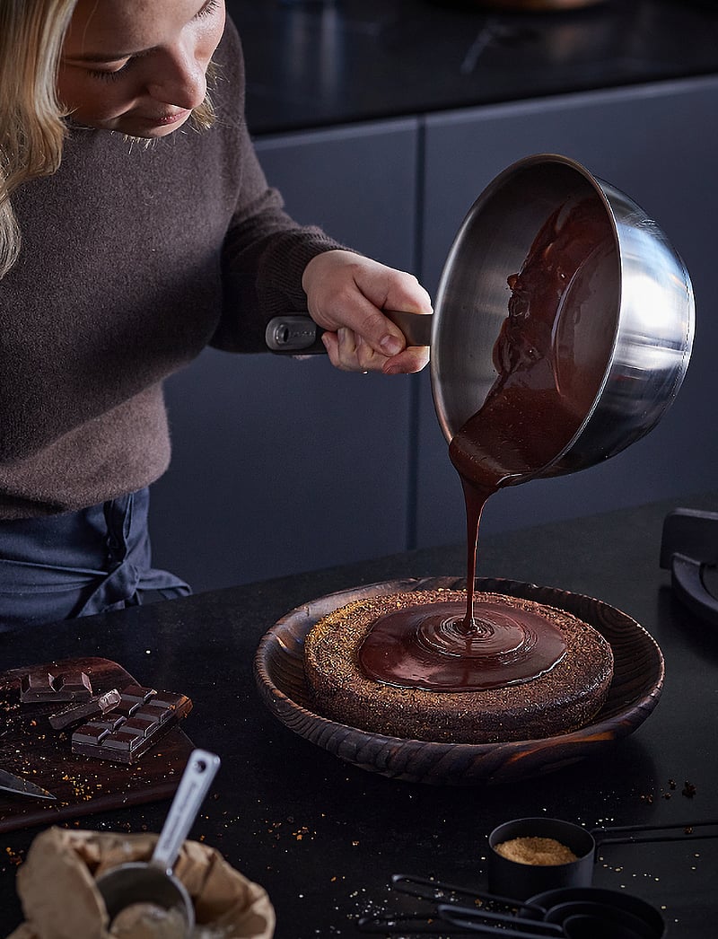 Fiskars - All Steel Sauteuse 2l - kastmepotid ja -pannid - steel - 0