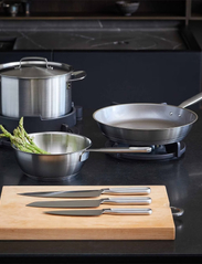 Fiskars - All steel pure frying pan 28 cm - paistinpannut - stainless steel - 9