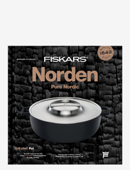 Fiskars - Norden Grill Chef Pot 30cm w/lid - ovenschotels - black - 9
