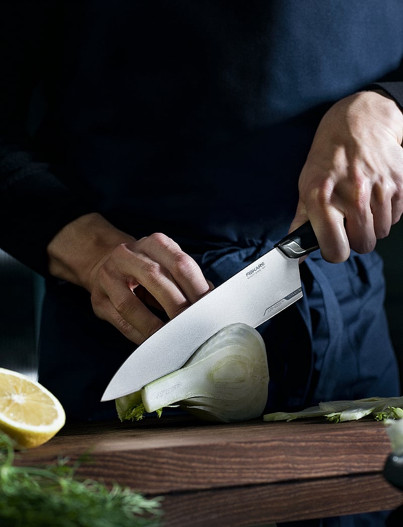 Fiskars - Taiten Large Cook's Knife 20cm - kokanoad - titan/ svart - 2