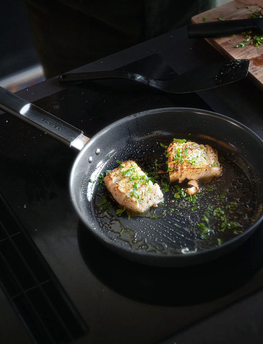Fiskars - Hard Face frying pan 28cm - bratpfannen - black - 4