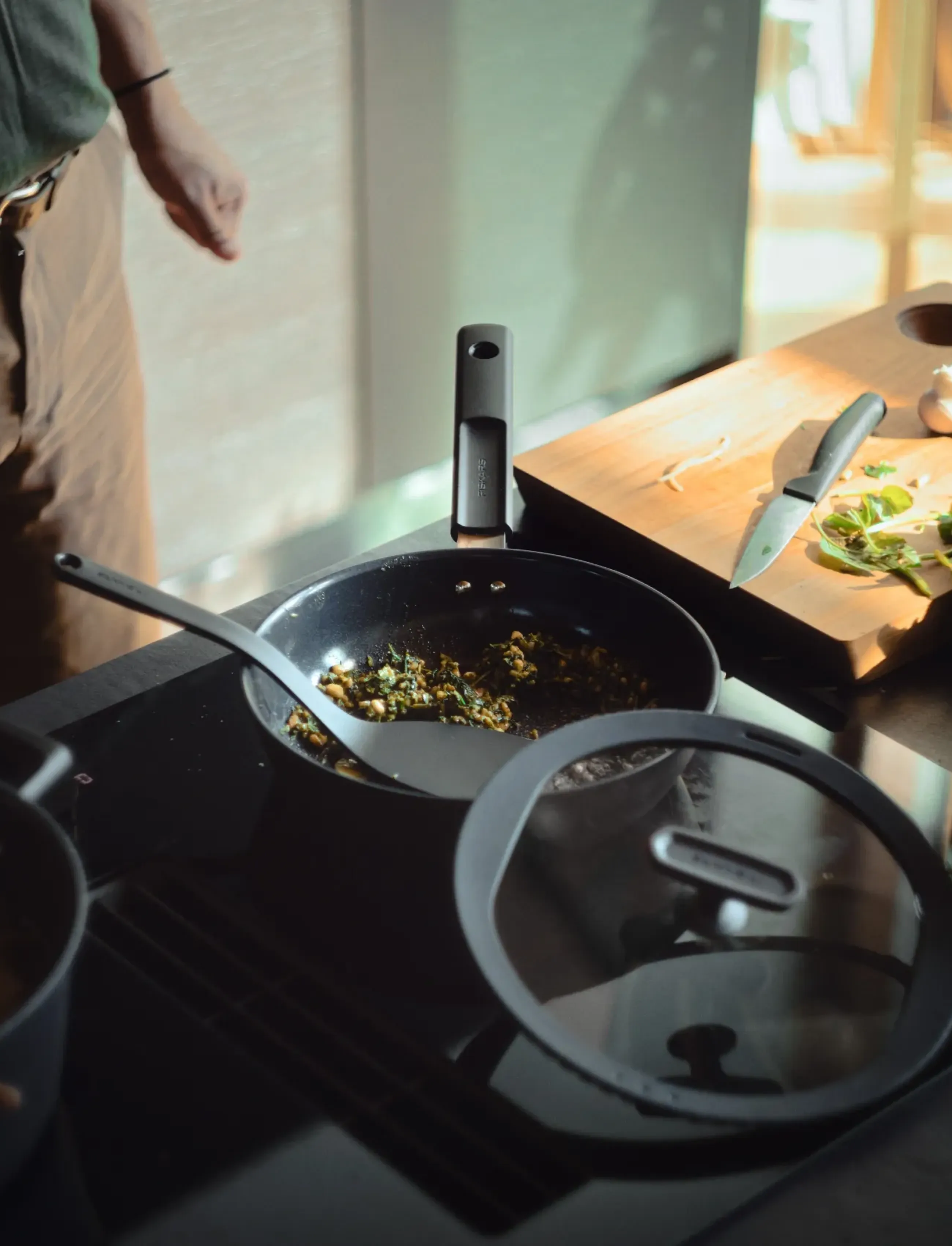 Fiskars Hard Face Sauté Pan 26Cm W/Lid, 26 cm, Pots & Pans, Schwarz - Frying Homeware