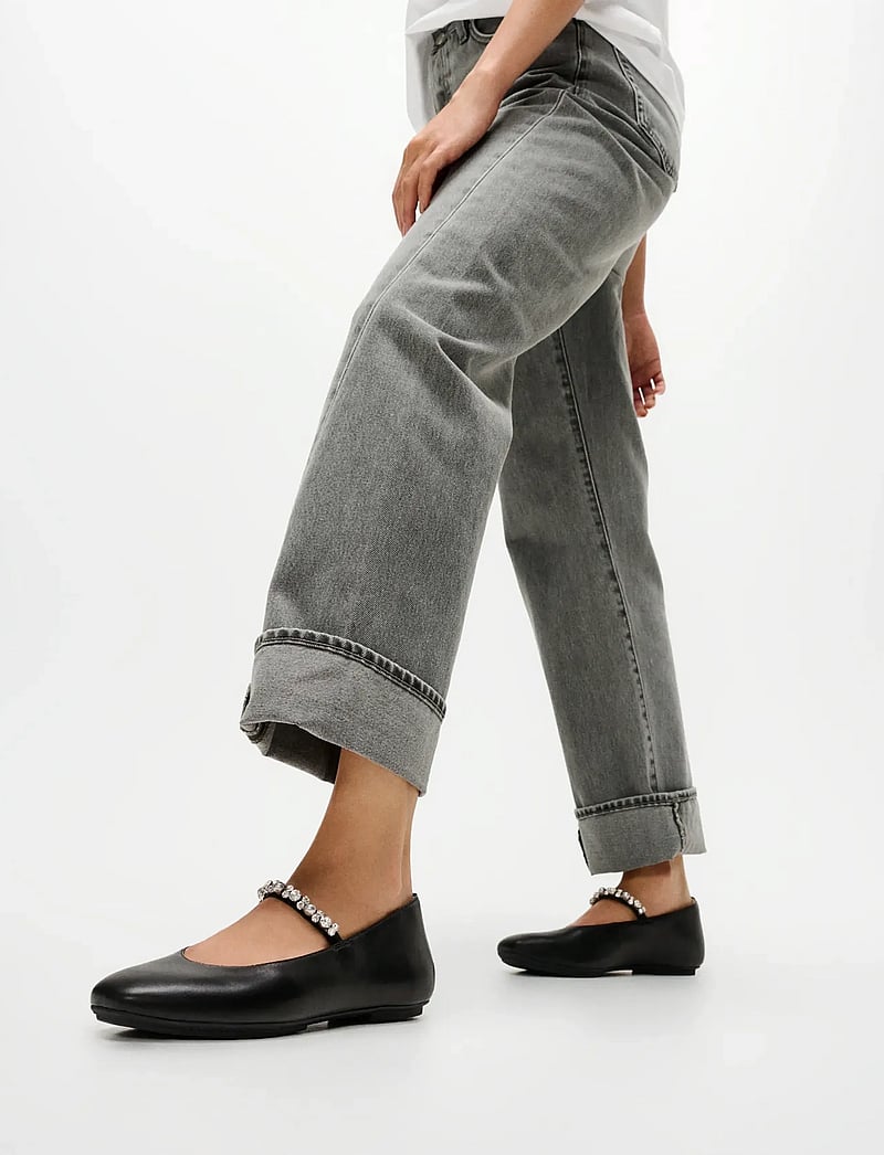 FitFlop - DELICATO PEARLS-AND-CRYSTAL LEATHER BALLET FLATS - særlige begivenheder - black - 0