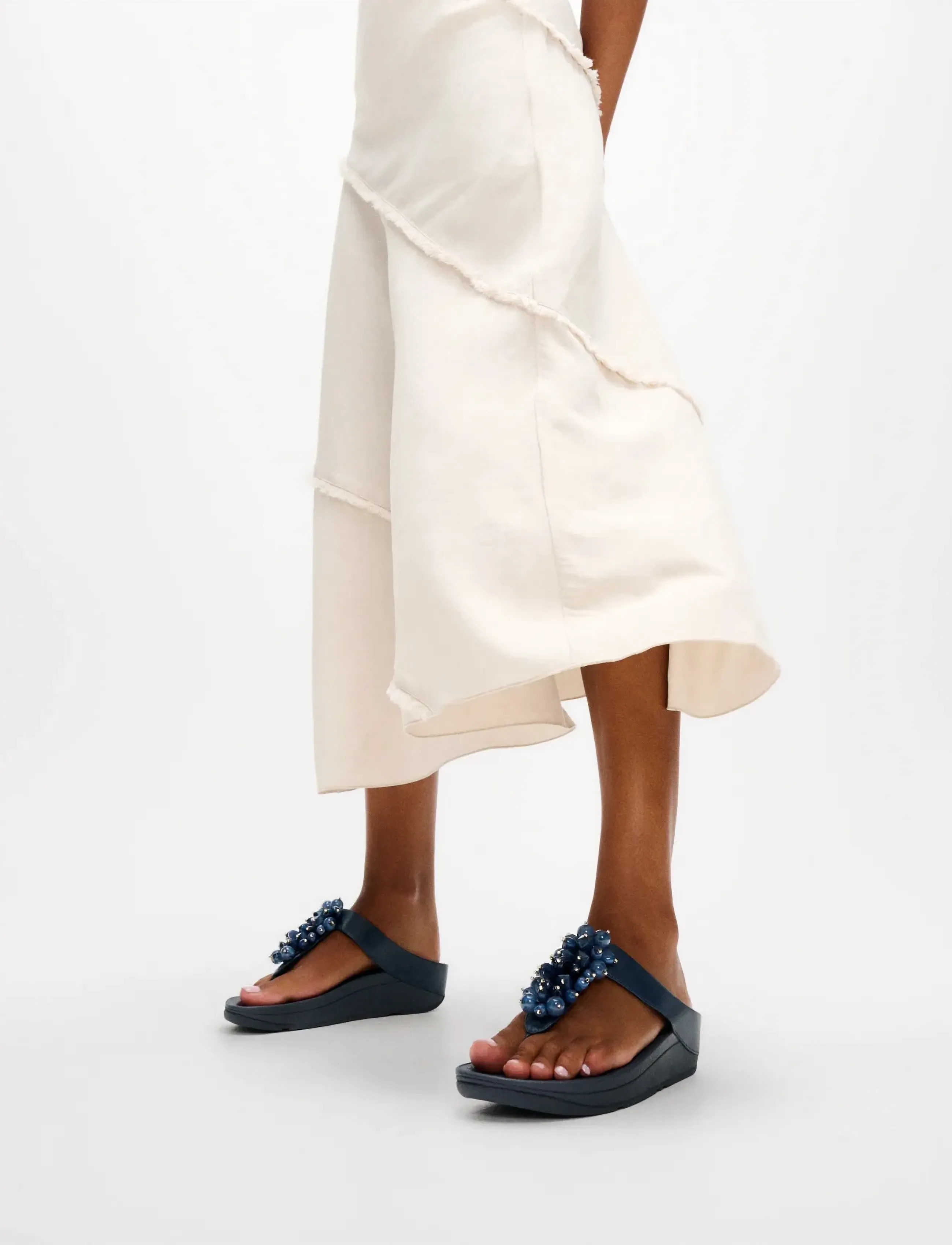 FitFlop Fino Bead-Cluster Toe-Post Sandals, 38, Navy, Sandaler > Flip Flops, Dame