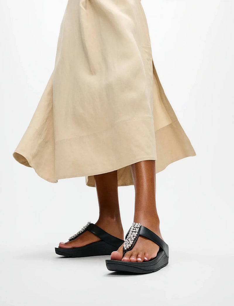 FitFlop - FINO PEARLS-AND-CRYSTAL TOE-POST SANDALS - sandales à plateforme - black - 0