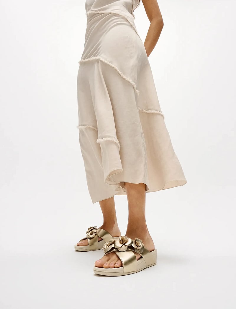 FitFlop - LULU FLOWER CROSS SLIDES - plateau-sandalen - platino - 0