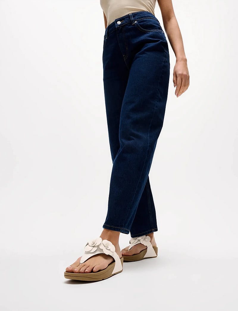 FitFlop - LULU FLOWER TOE-POST SANDALS - platformsandaler - urban white - 0