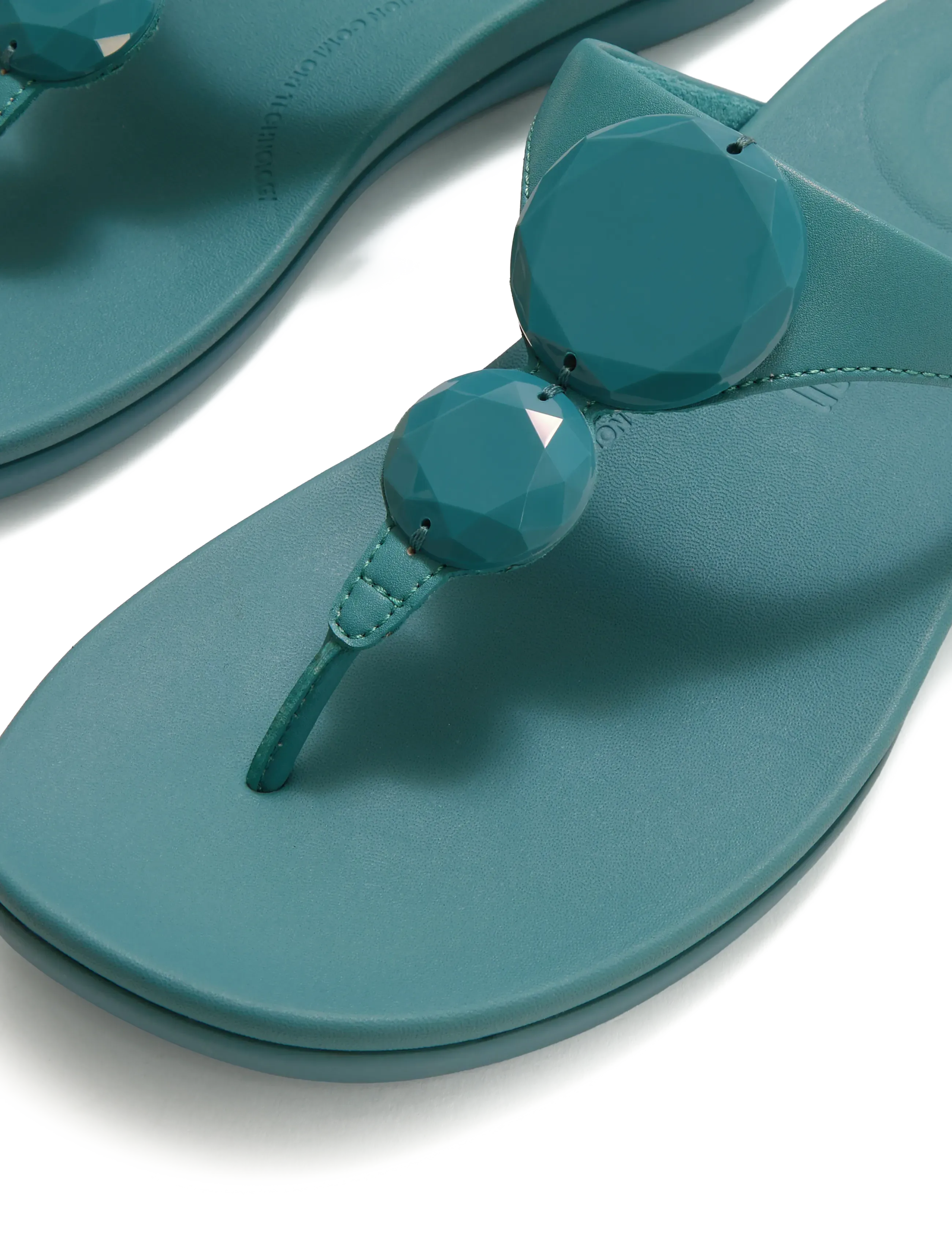 FitFlop - SOLAY GLOSSY-DISC TOE-POST SANDALS - flat sandals - teal - 4
