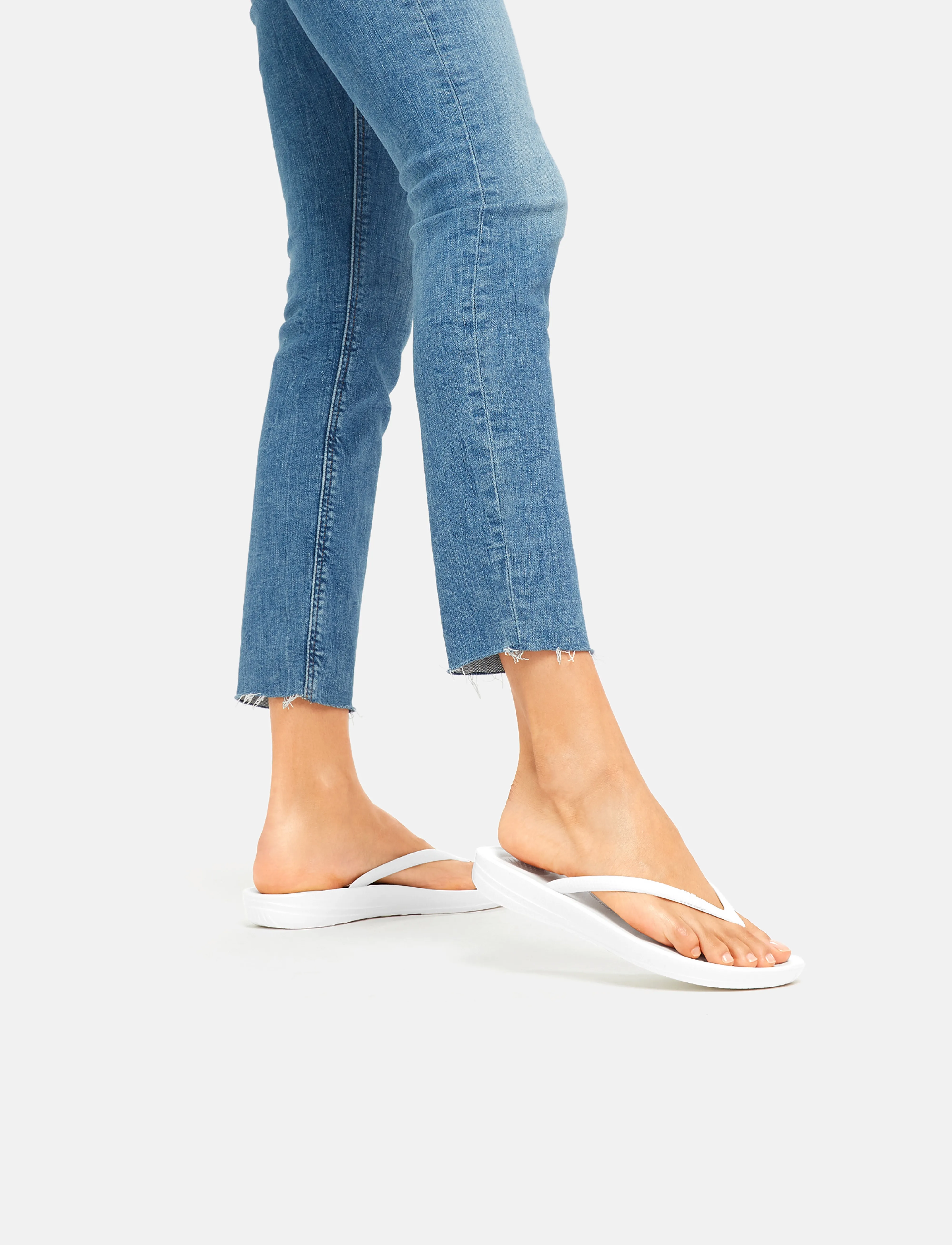 FitFlop Iqushion Ergonomic Flip-Flops, 36, White, Sandaler > Flip Flops, Dame