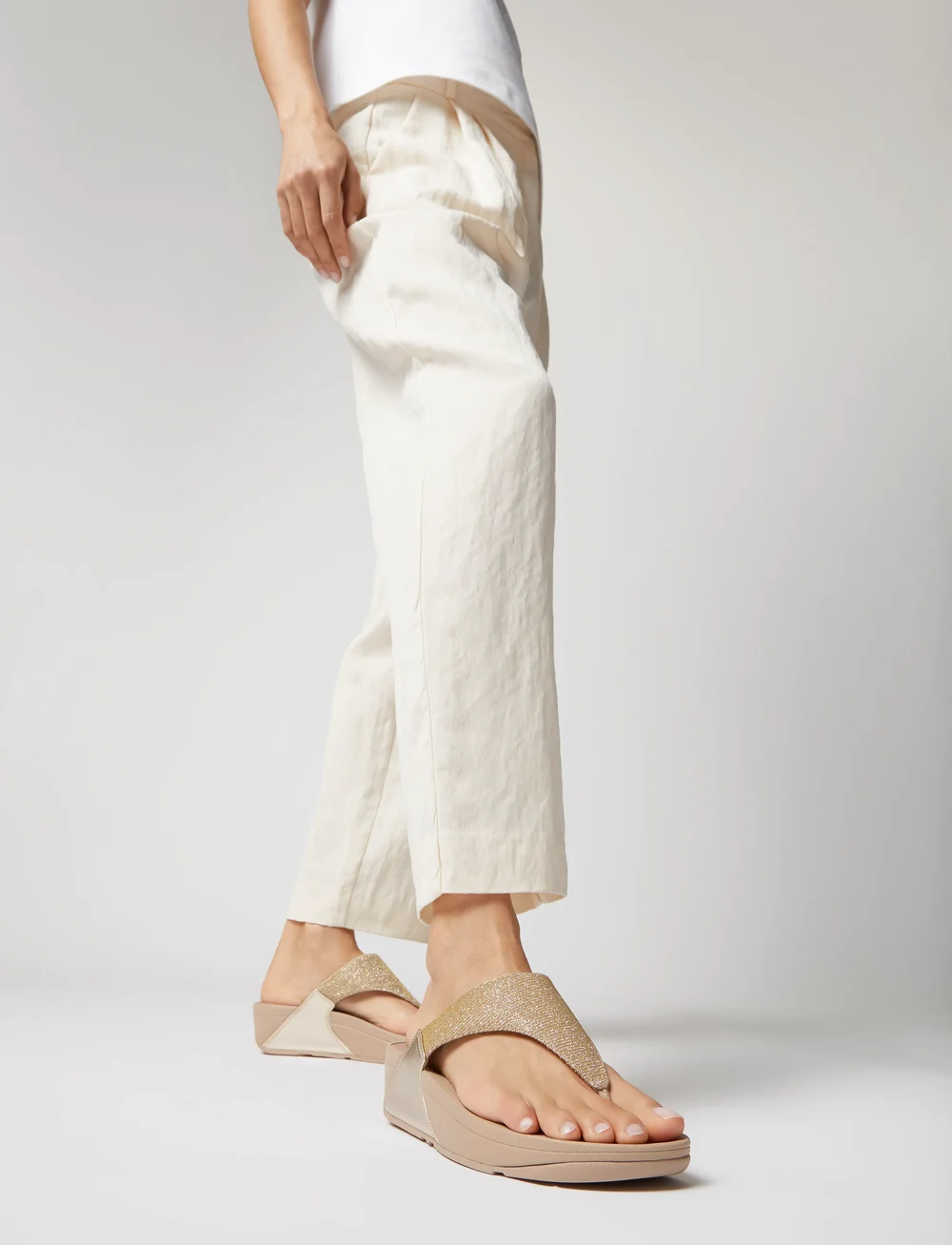 FitFlop - LULU SHIMMERLUX TOE-POST SANDALS - plateau-sandalen - latte beige - 0