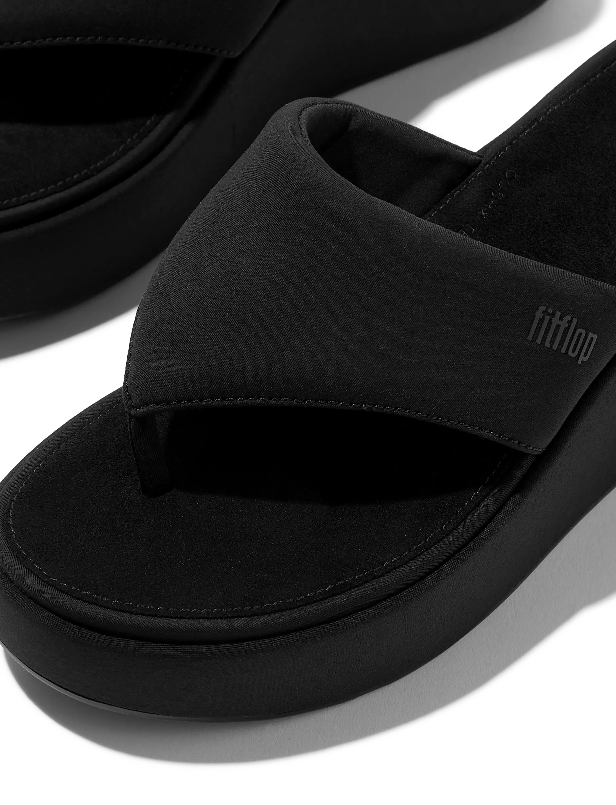 FitFlop - PLATFFORMS WEDGE TOE-POST SANDALS - platform sandals - all black - 4